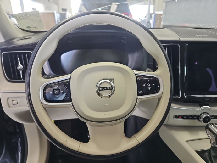 2021 Volvo XC60 INSCRIPTN